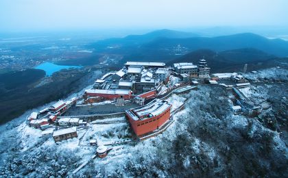 茅山初冬：绿野览初冬 箫管乐茅山