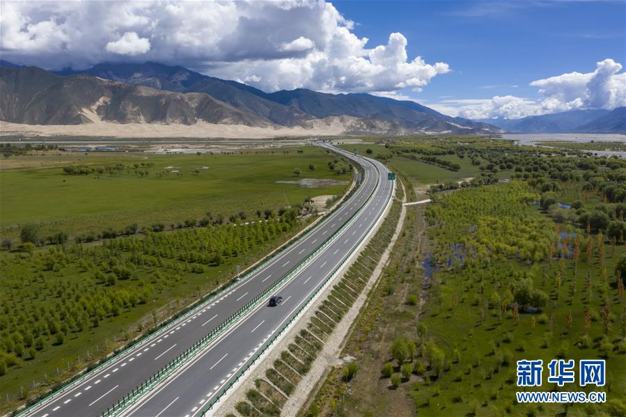 荒漠变绿洲2.jpg 荒漠变绿洲2.jpg