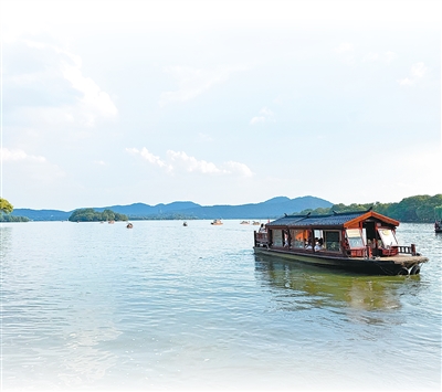 西湖上的游船。.jpg