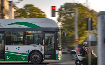 湖北大冶： “穿”上“氢”装再出发    