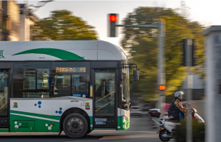 湖北大冶： “穿”上“氢”装再出发    