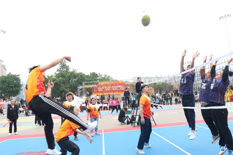 贵州荔波乡村气排球比赛现场。.jpg